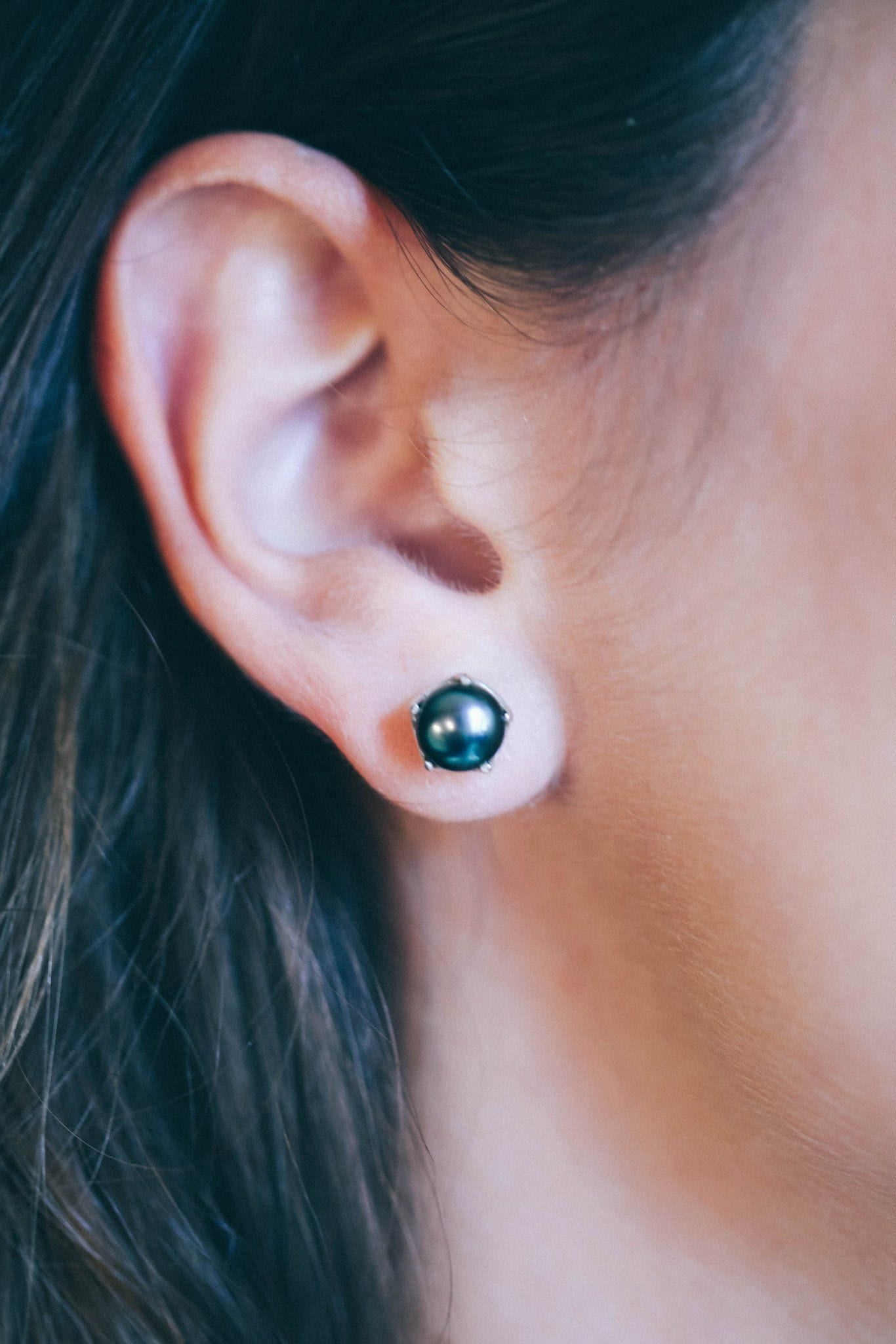 Black Pearl Studs - Inaya Jewelry