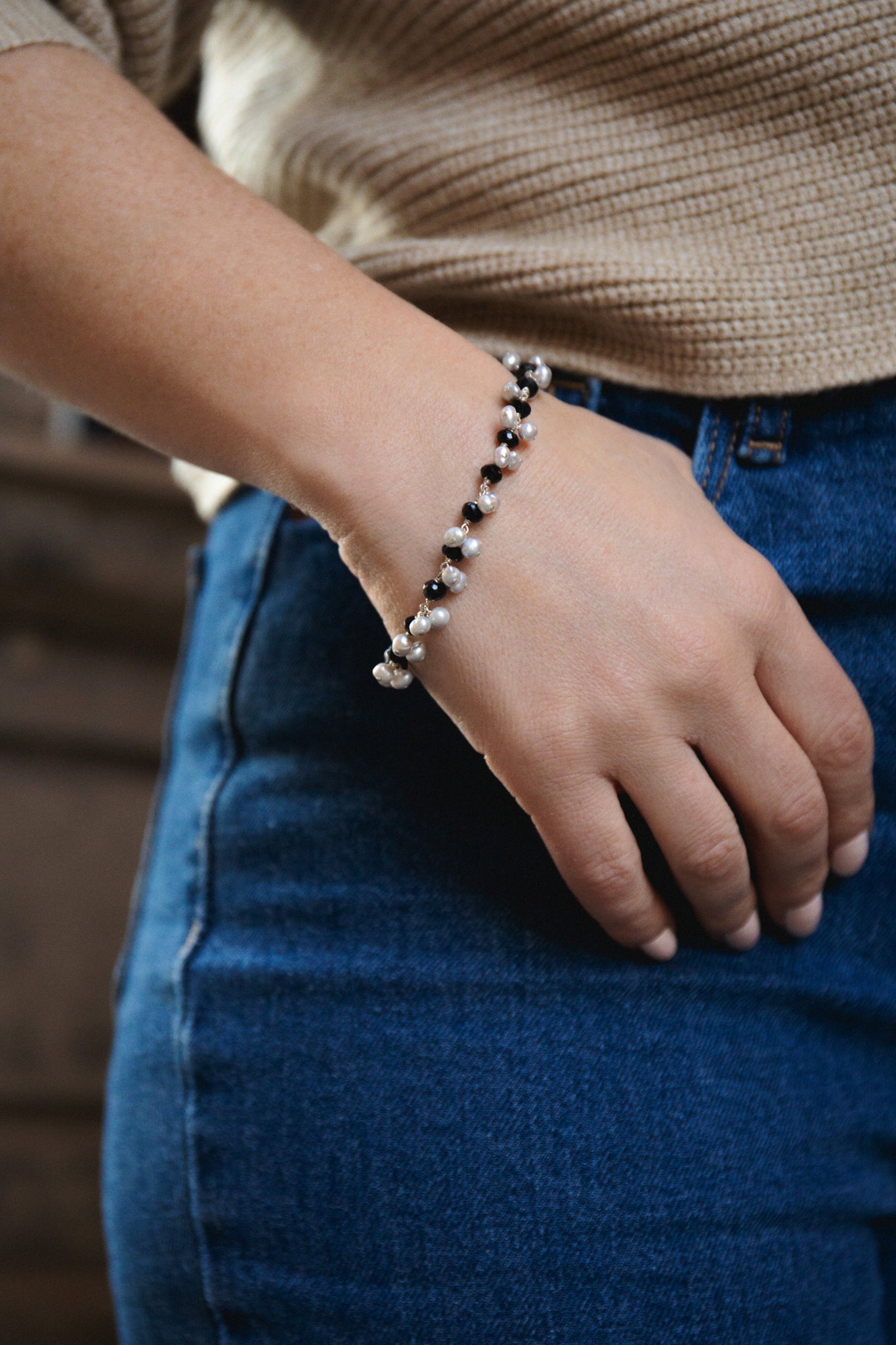 Onyx & Gray Pearls Silver Bracelet