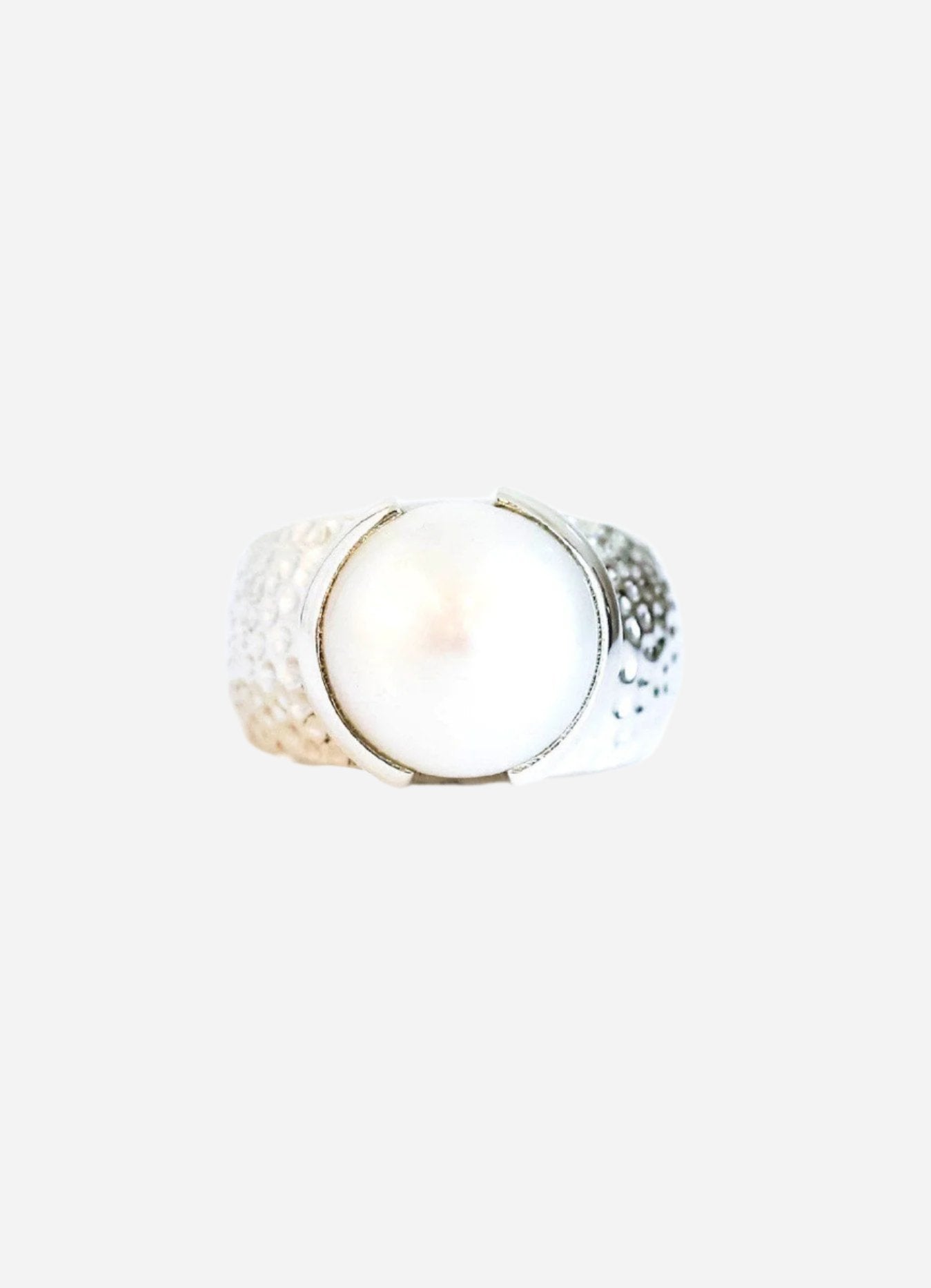 Pearl White Ring - Inaya Jewelry